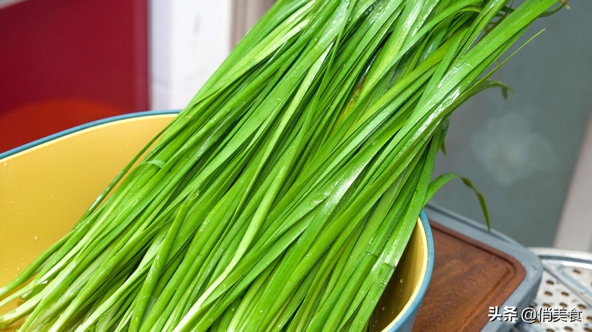 教你水煎包做法,色泽金黄,口感松软,从包到煎全过程