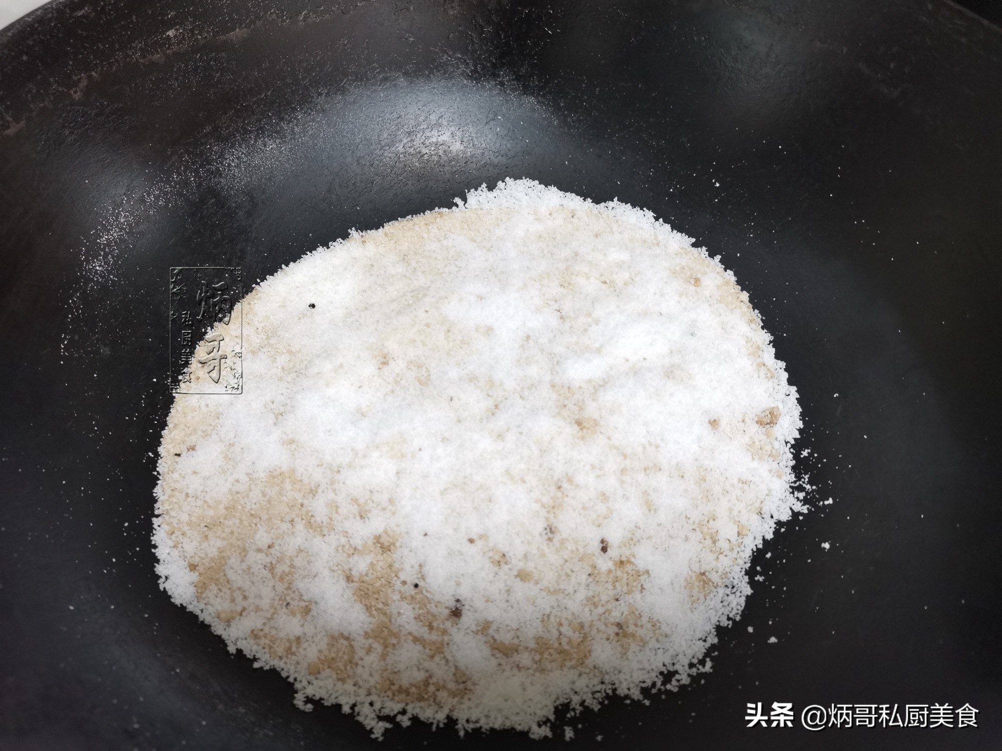 花生别再油炸了,酒店大厨这样炒,咸香入味,媳妇一天不吃必馋它