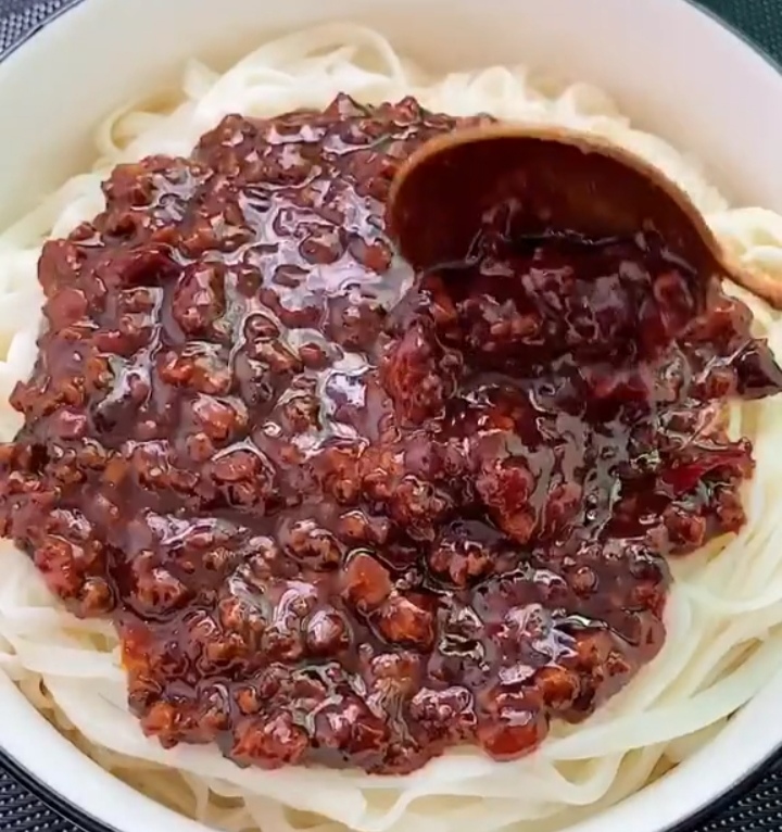 天冷,全家迷上这碗面,爽滑多汁,越吃越香,简单零失败