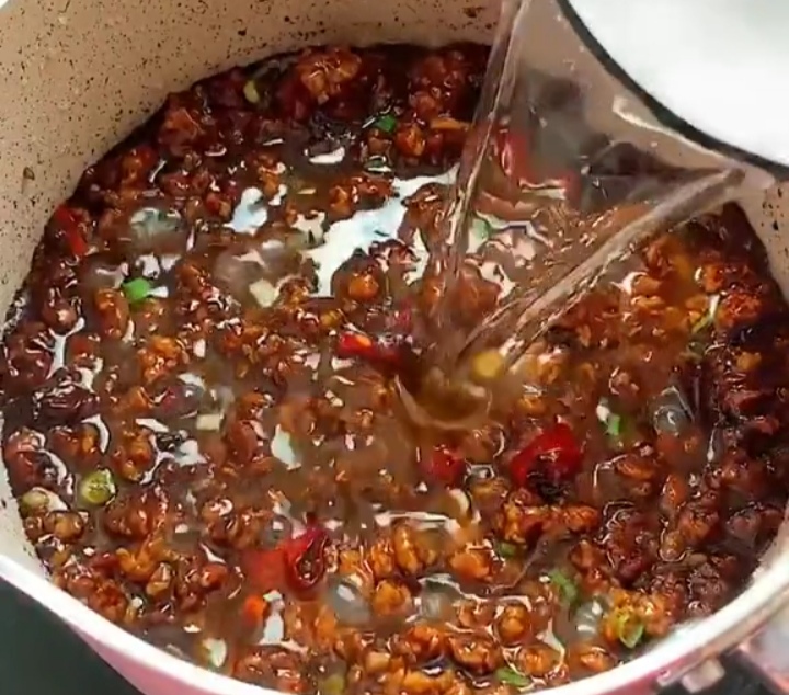 天冷,全家迷上这碗面,爽滑多汁,越吃越香,简单零失败