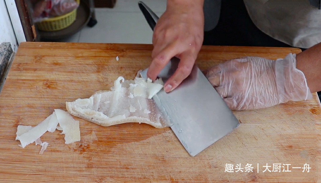 熬猪皮冻,记住不要直接熬,教你一招,皮冻Q弹劲道,做法超简单