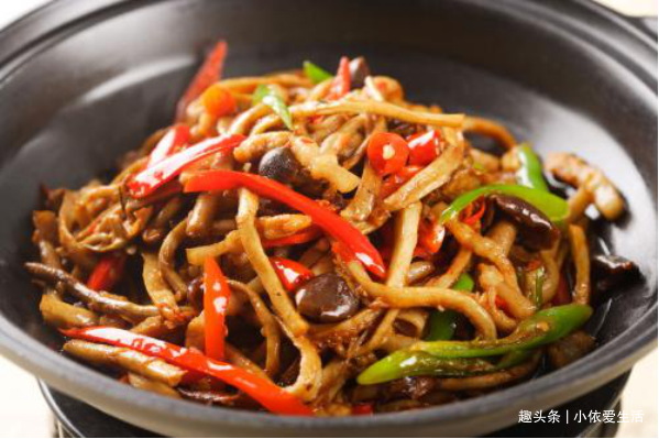 优选食谱:烧鸡翅、虾仁烩白菜心、干锅腊肉茶树菇、过江豆腐