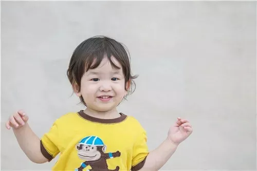 孩子2岁前必须戒掉纸尿裤?这不是帮他,是在害他!