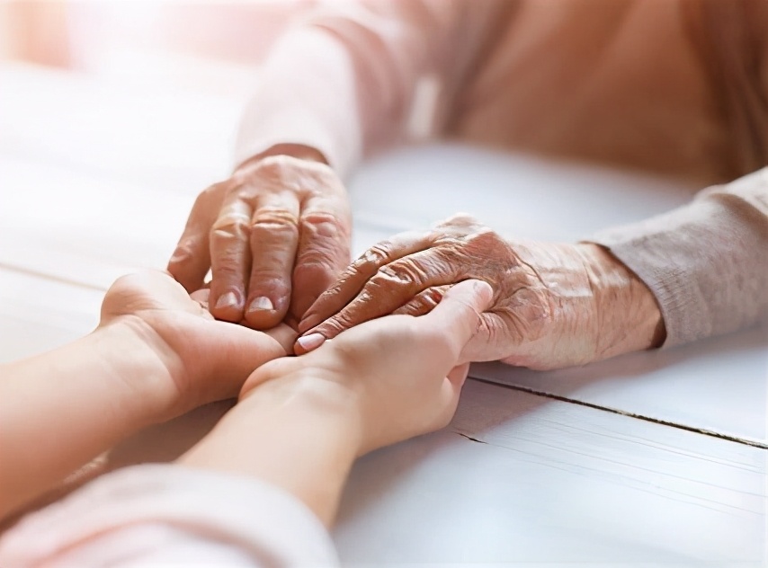 50岁后感到身体疲乏、疼痛,这种痛苦谁能理解?医生为您讲清楚