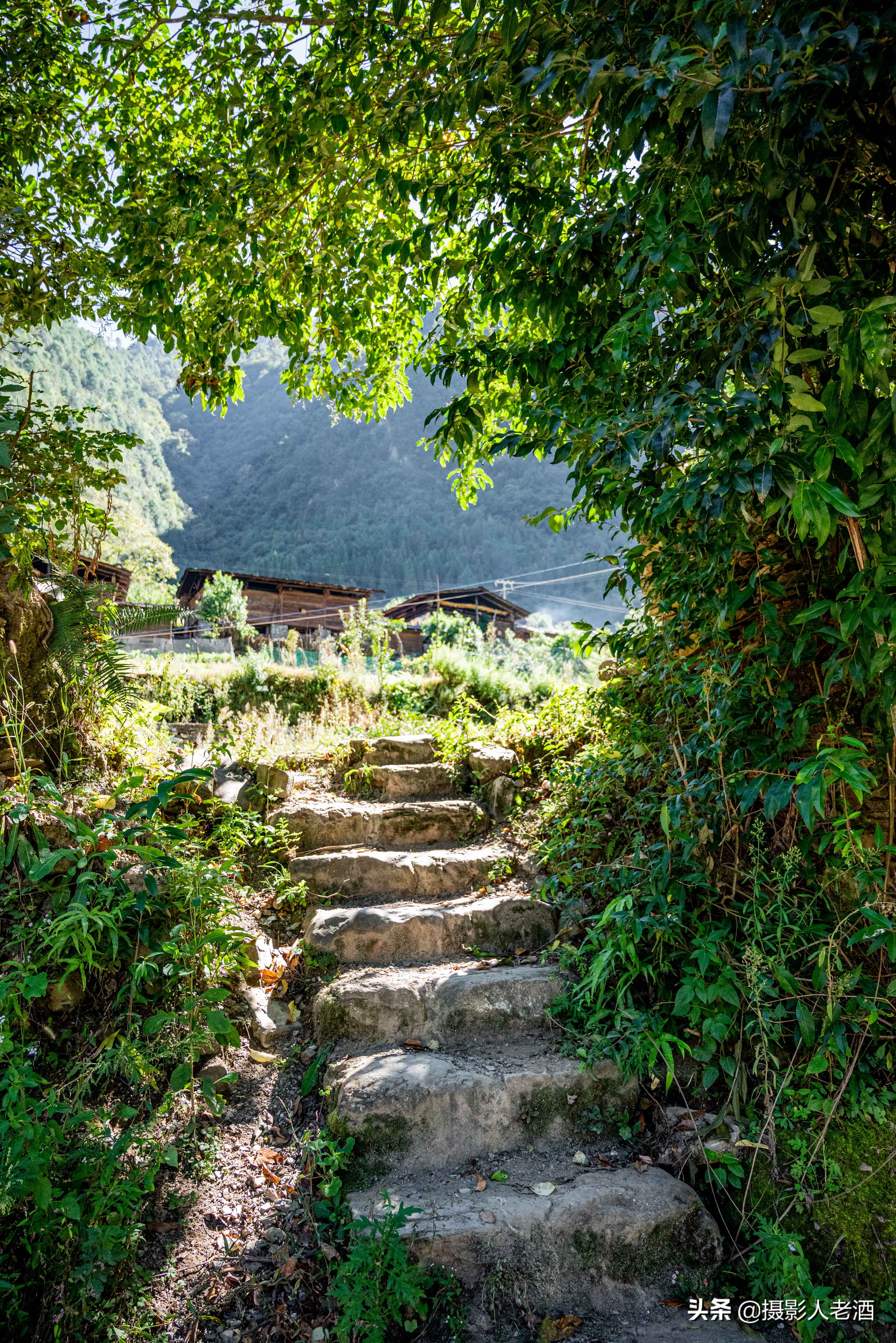 云南有一处绝美的小村庄，位于怒江茶马古道，犹如当代世外桃源