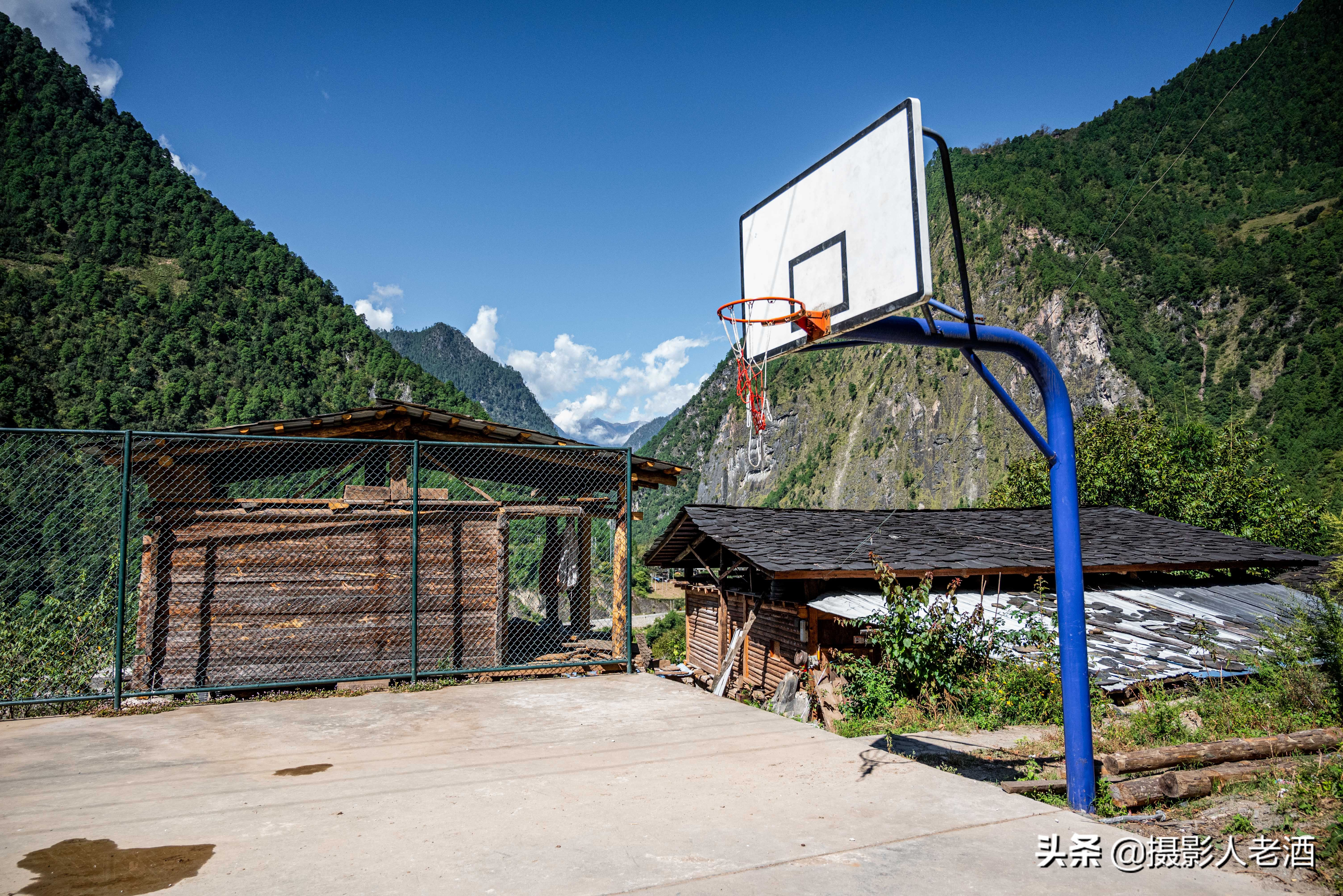 云南有一处绝美的小村庄，位于怒江茶马古道，犹如当代世外桃源