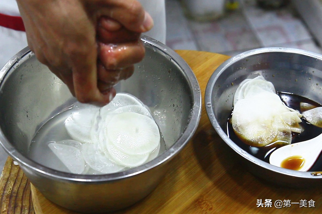 天冷了、少吃白菜土豆多吃它!一次做好存冰箱,好吃解馋、特省事