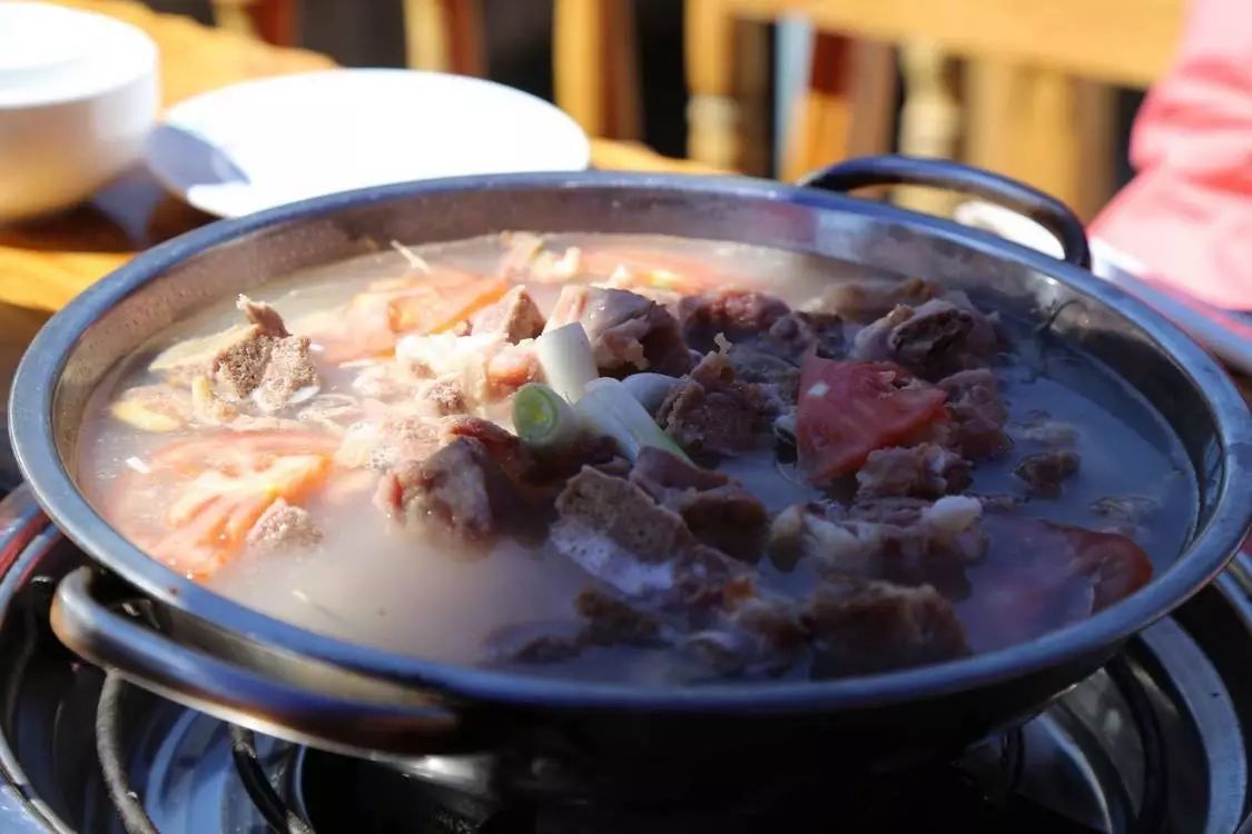 到丽江旅游,这17道当地特色美食不容错过,让你领略云南风味