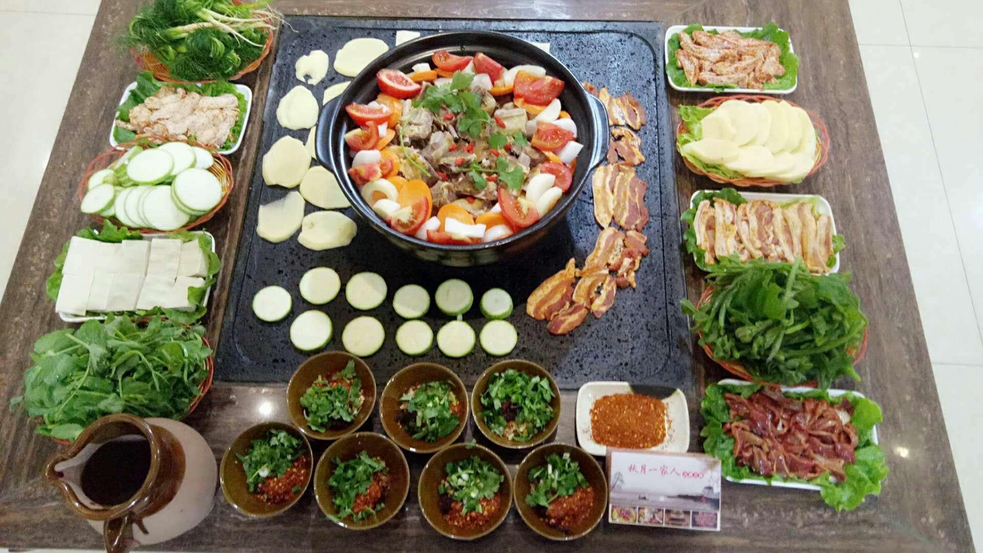 到丽江旅游,这17道当地特色美食不容错过,让你领略云南风味