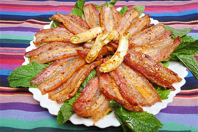 到丽江旅游,这17道当地特色美食不容错过,让你领略云南风味