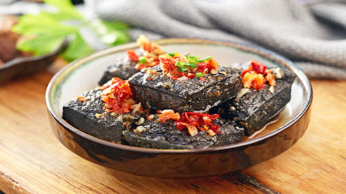 美食湖南、经典湘菜——辣椒炒臭豆腐,外酥内嫩、味美醇香扑面来