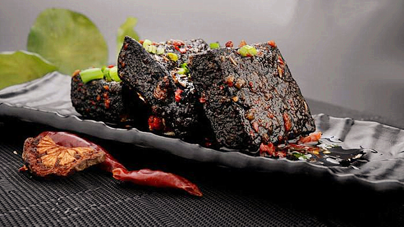 美食湖南、经典湘菜——辣椒炒臭豆腐,外酥内嫩、味美醇香扑面来