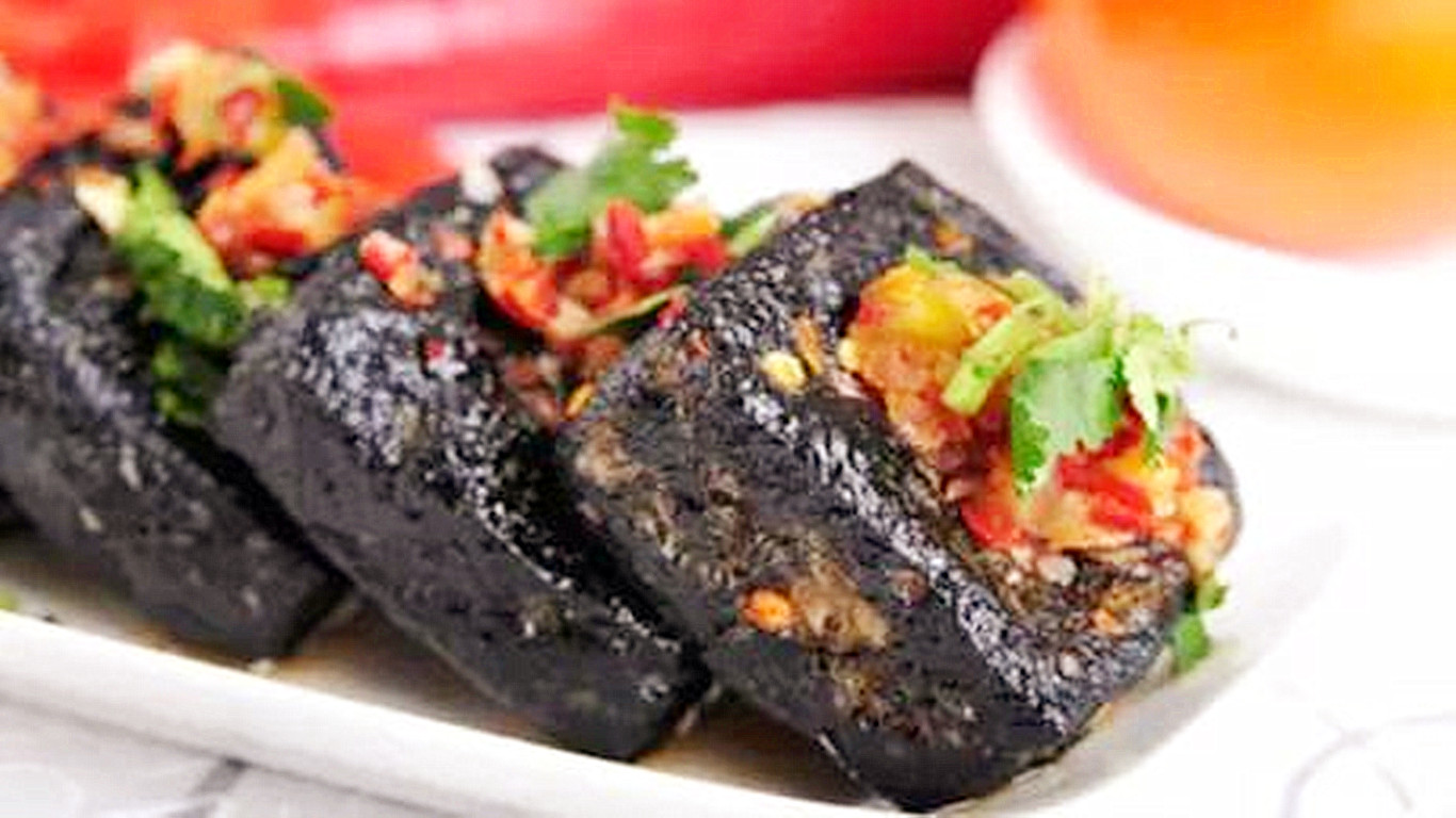 美食湖南、经典湘菜——辣椒炒臭豆腐,外酥内嫩、味美醇香扑面来