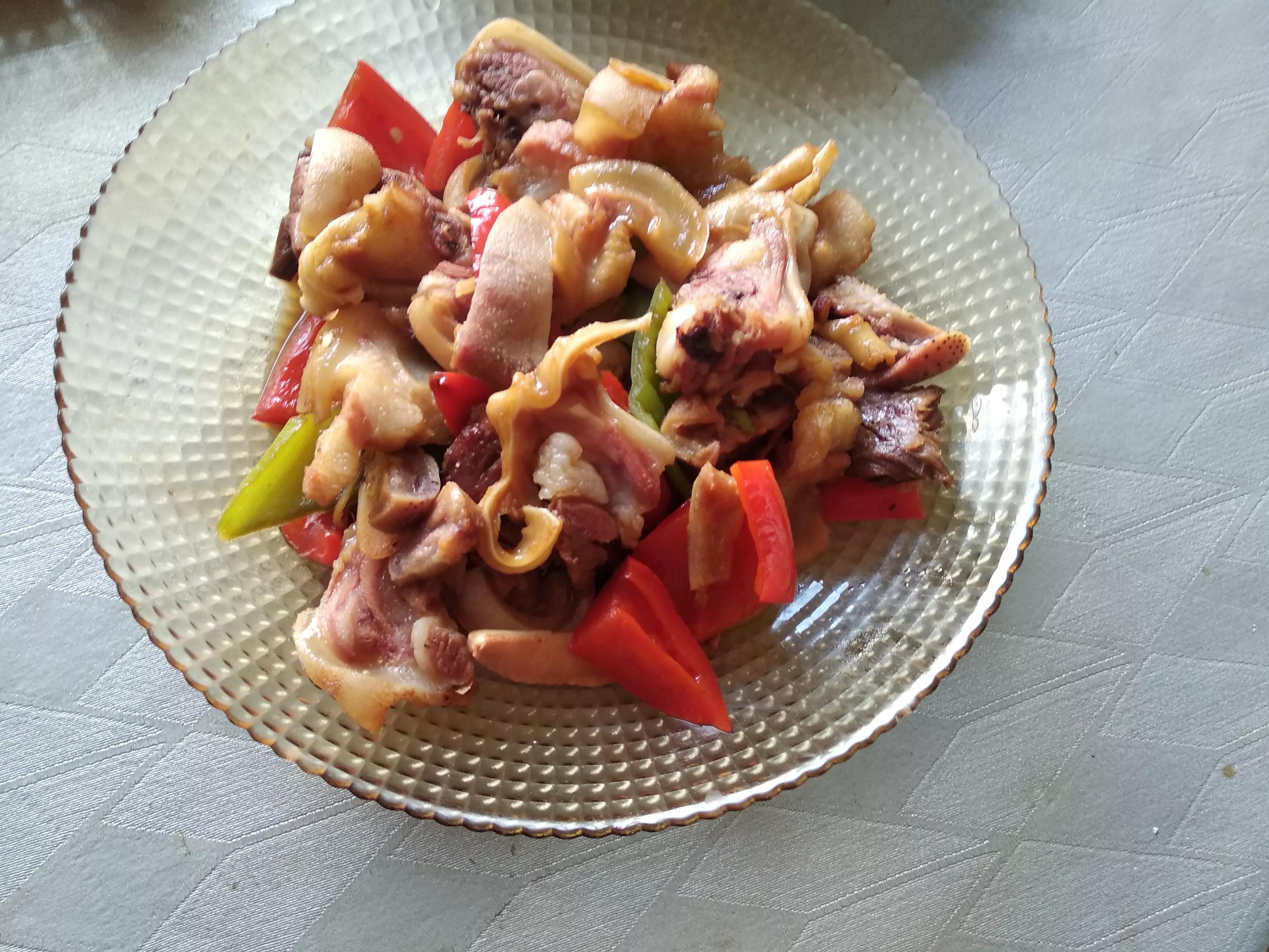 哥嫂来送年货，我做了6个菜，嫂子:年夜饭继续掌灶，缺啥她买