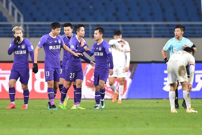 天津泰达球员这么虎?扬言“工资一分钱都不能少”。足协蓝瘦香菇