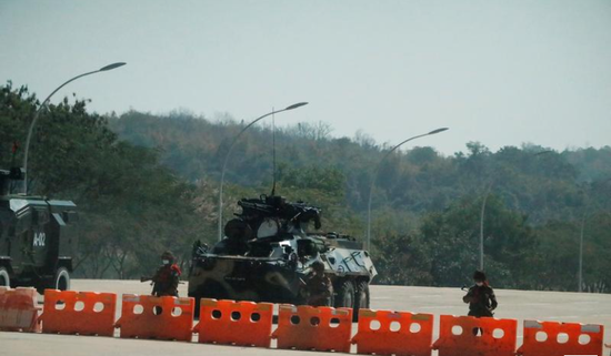 缅甸军方控制首都议会(路透社)