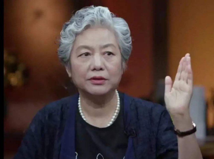 李玫瑾:孩子未来是否有出息,去小区广场看一圈,心里就有数了