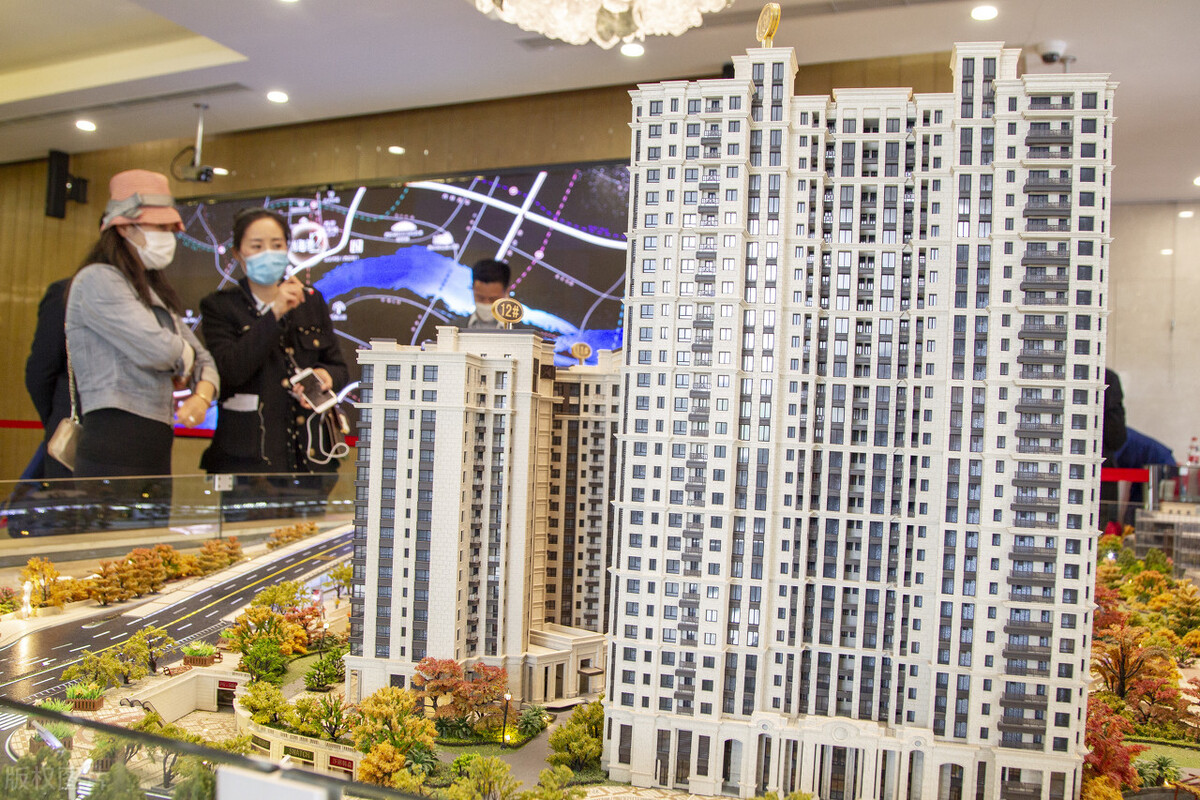 今年房价不涨了?人口、房贷、土地三管齐下,挤掉楼市泡沫