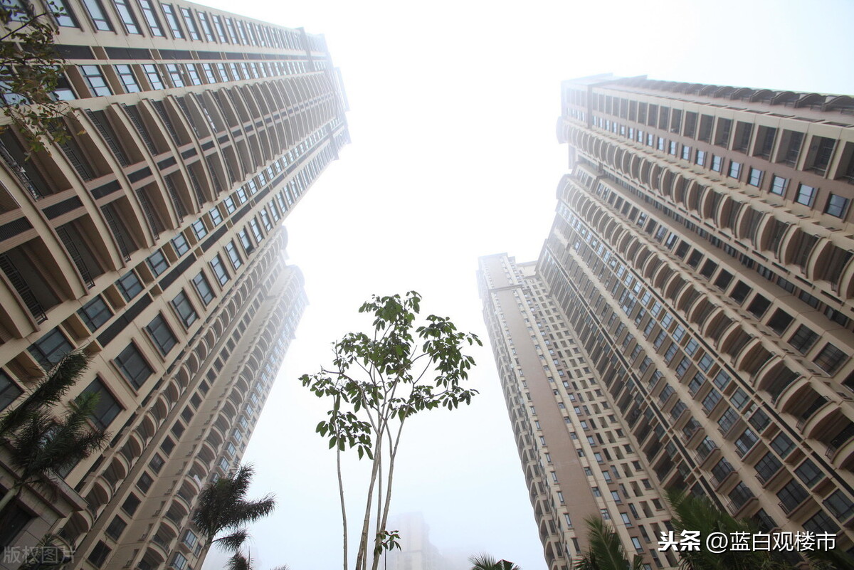 “囤房客”麻烦了?央媒发文,严查个人信贷,楼市“风雨”欲来