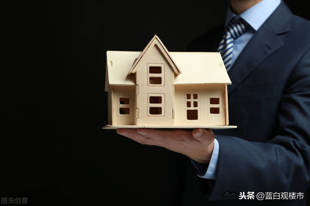 “囤房客”麻烦了?央媒发文,严查个人信贷,楼市“风雨”欲来