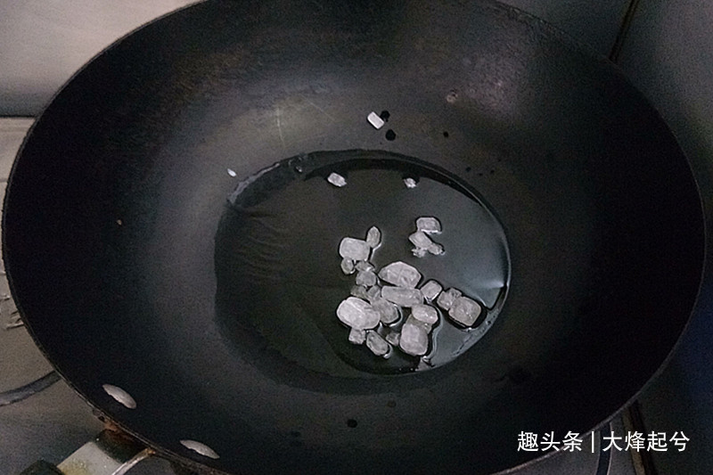 家宴重磅菜红烧蹄膀,皮糯肉酥入口即化,学会春节露一手