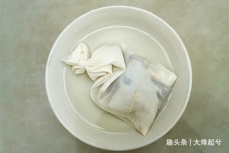 家宴重磅菜红烧蹄膀,皮糯肉酥入口即化,学会春节露一手