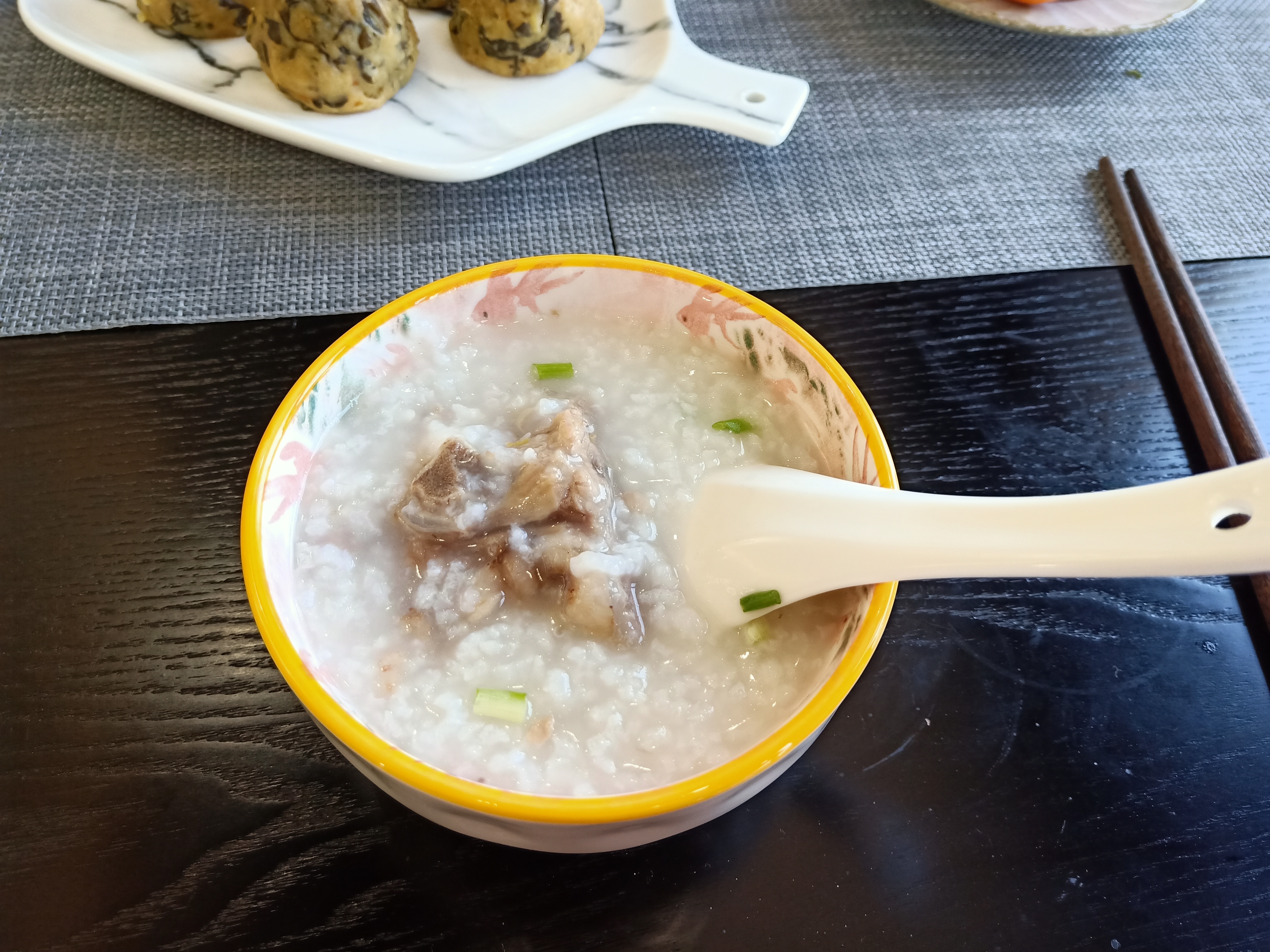 春节过后，我家早餐风格大变，样样都“刮油”，网友：这么讲究？
