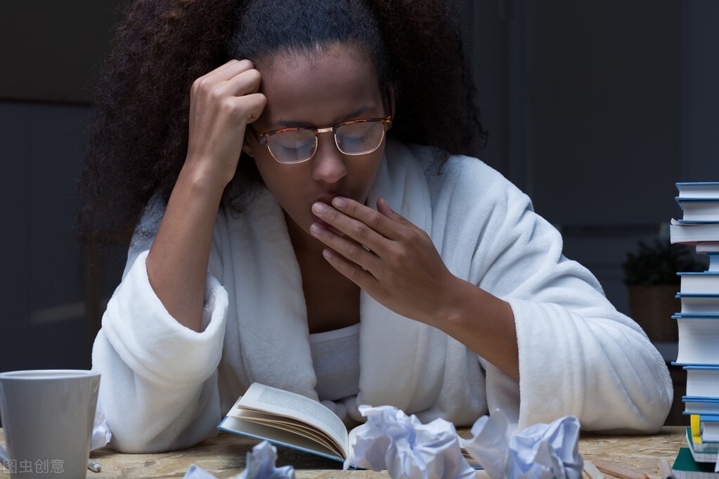 除了熬夜之外,这三类食物,也会“偷走”胶原蛋白,劝你谨慎食用
