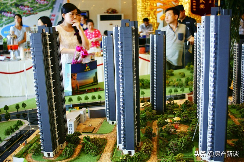楼市一锤定音,3大信号道出2021年房价走向,买不买房清楚了