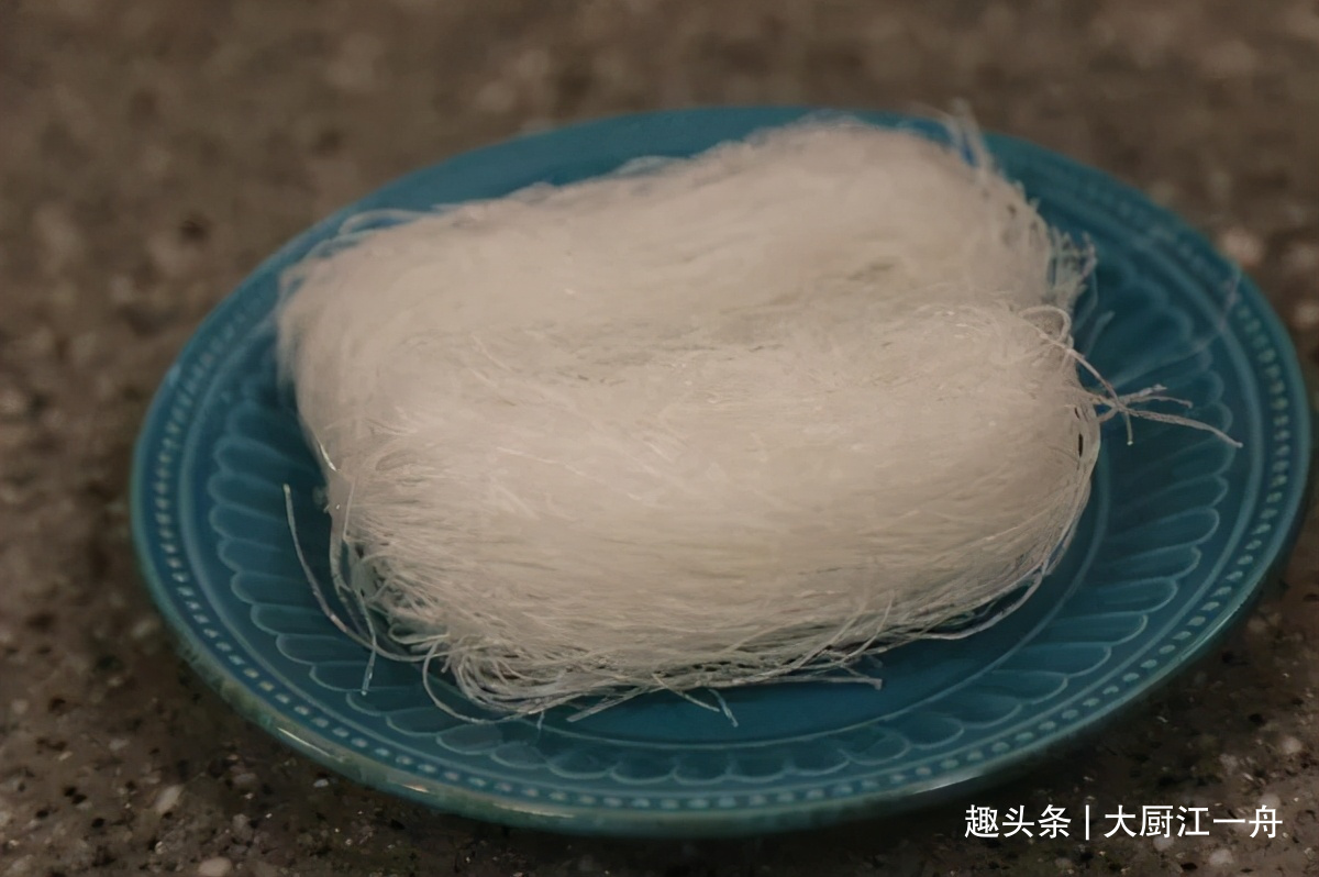 怪不得饭店的凉拌菠菜那么好吃?原来做法有诀窍,3分钟就学会