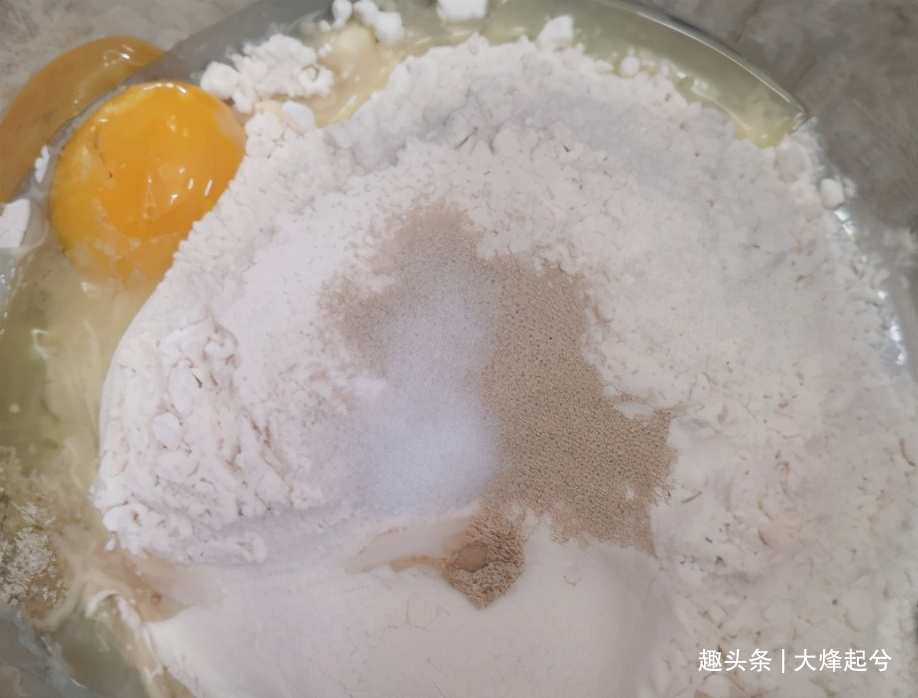 原来炸油条如此简单,不放泡打粉,油条照样蓬松酥脆,外酥里嫩