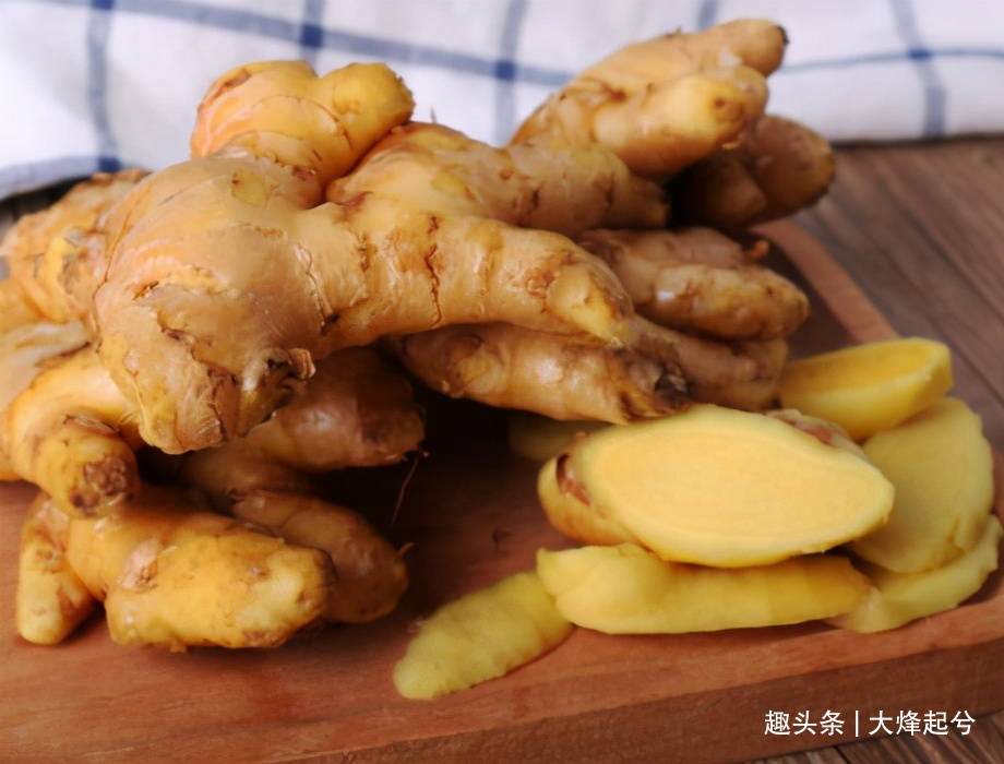 春天,别忘了吃生姜,教你1个简单做法,放得久不坏,随取随吃