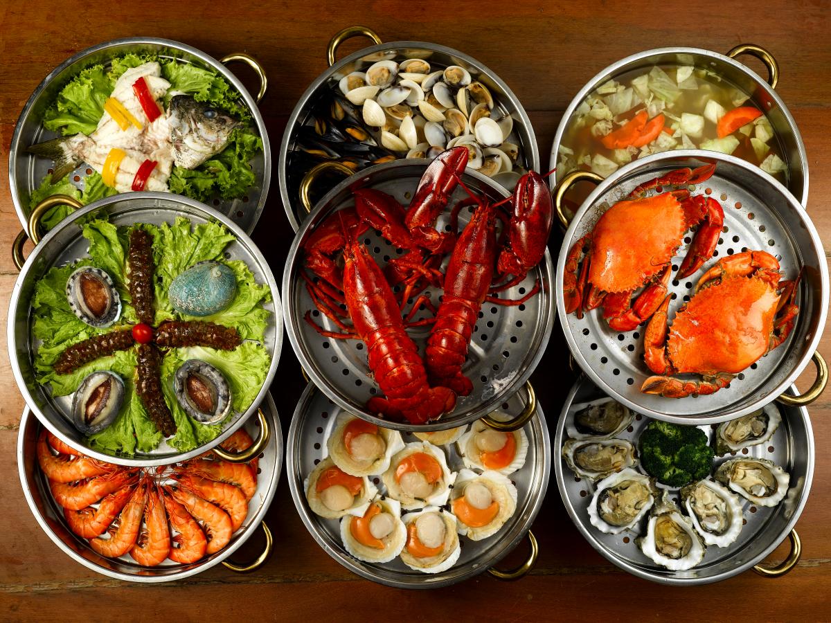 医生辟谣:体内的尿酸只有20%来自于食物,所以控制饮食没有用