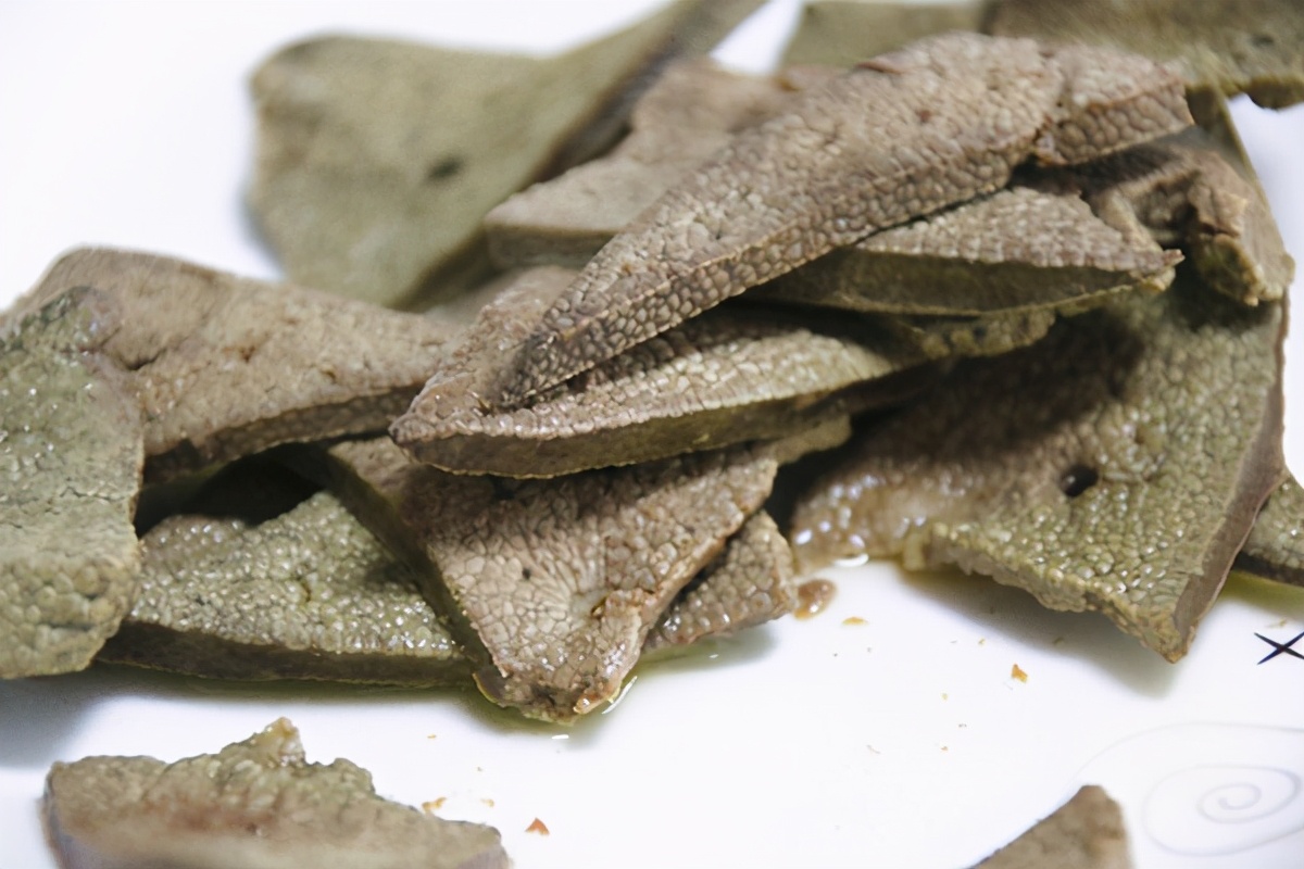 指甲上出现竖纹,是咋回事?月牙的多少,与健康有关?