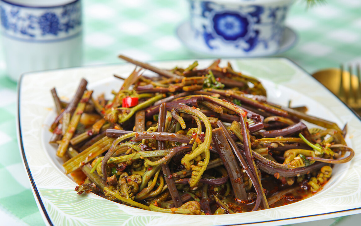 厨房中的4种蔬菜,或会悄悄升高转氨酶,肝不好的人,尽量少吃