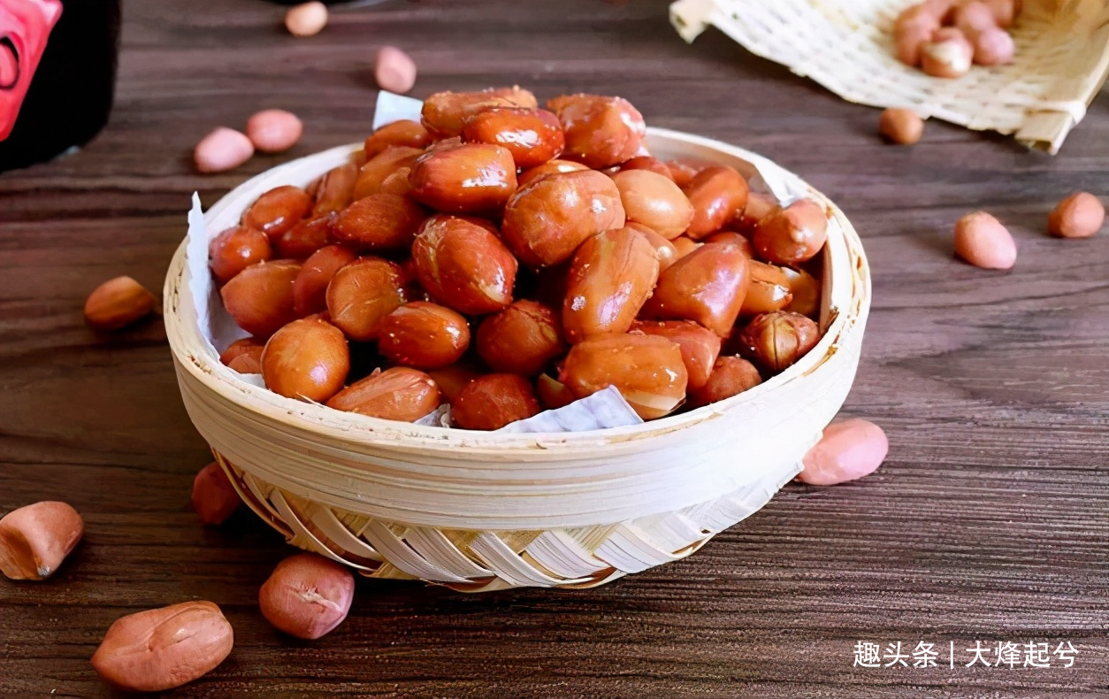 炒花生米,不要着急下锅,牢记“三点技巧”,花生米更香更酥脆