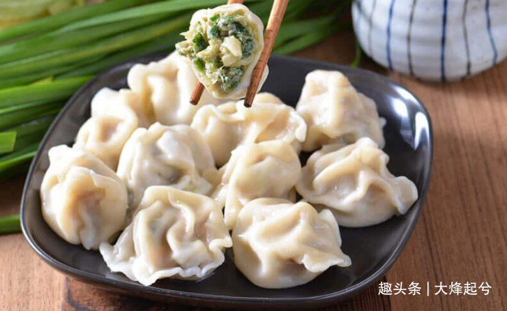 做韭菜猪肉馅饺子,记住“4要点”,韭菜不出水,饺子鲜香味道好