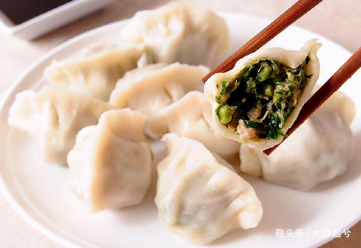 做韭菜猪肉馅饺子,记住“4要点”,韭菜不出水,饺子鲜香味道好
