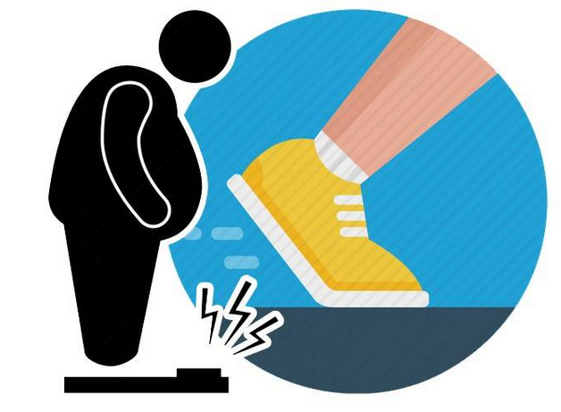 身上出现这4个变化,或许提醒你:血管已经堵塞!中老年人别疏忽