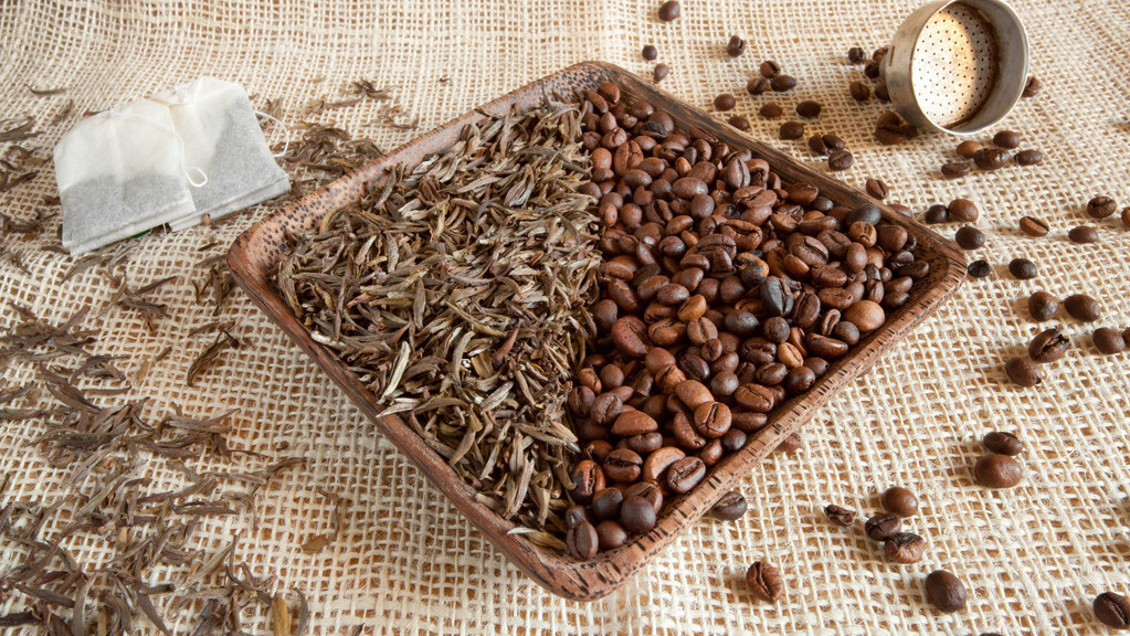 喝茶容易导致失眠?专家解答:喝茶有讲究,喝对,对睡眠大有帮助