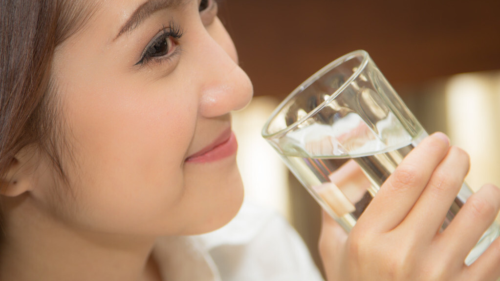 早晨起床后,口苦口臭?除了肝火旺盛,还有这个原因,容易被忽视