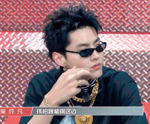 义乌的大金链子,早已走出国门,占领了欧美嘻哈界