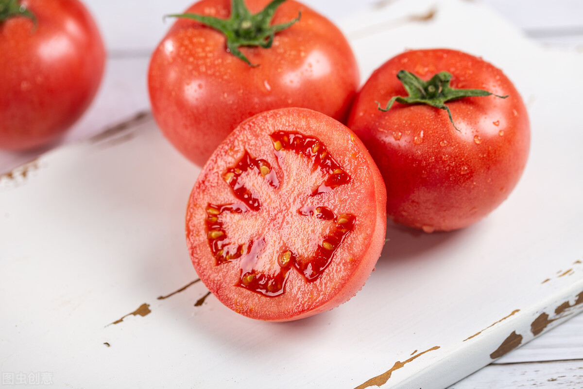 女人不想“老得快”,多吃5种碱性食物,美容养颜显年轻