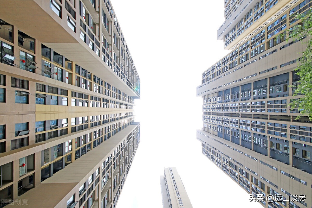 三四线房价居高不下,2021年面临艰难抉择,这原因影响楼市