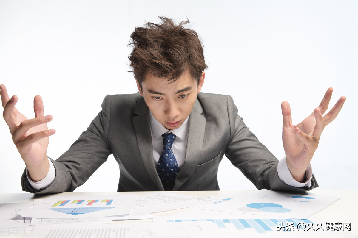 男性身体出现这些疼痛不能拖,日常生活要学会预防常见疾病