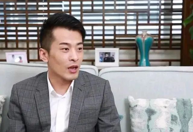 辛巴封路被央媒痛批!11小时带货20亿,500万钻戒秒空,有多少水分?