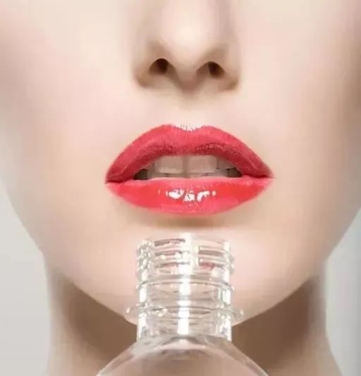 火在肝里失眠,火在胃里口臭,火在心里口舌生疮...