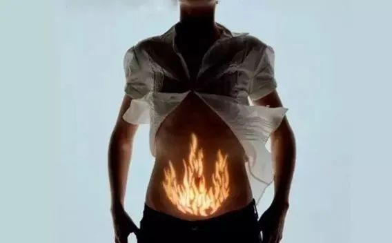 火在肝里失眠,火在胃里口臭,火在心里口舌生疮...