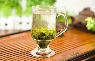 火在肝里失眠,火在胃里口臭,火在心里口舌生疮...