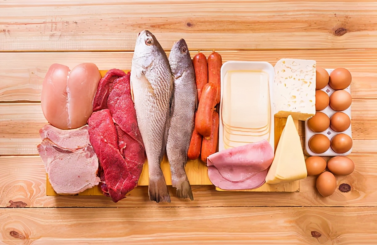 多喝水,到底是养肾还是伤肾?专家表示:不同阶段,讲究的也不同